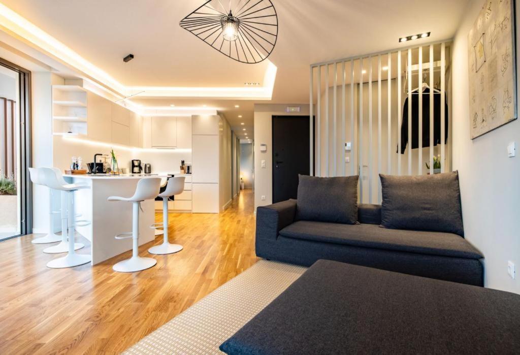 Apartament Upscale Luxury Living In Acropolis By Neuvel Ateny Zewnętrze zdjęcie